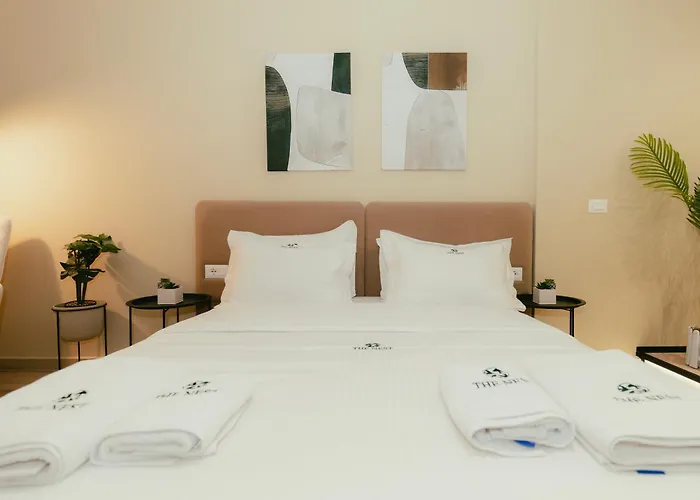 Luxury With Bath - The Nest דירה *