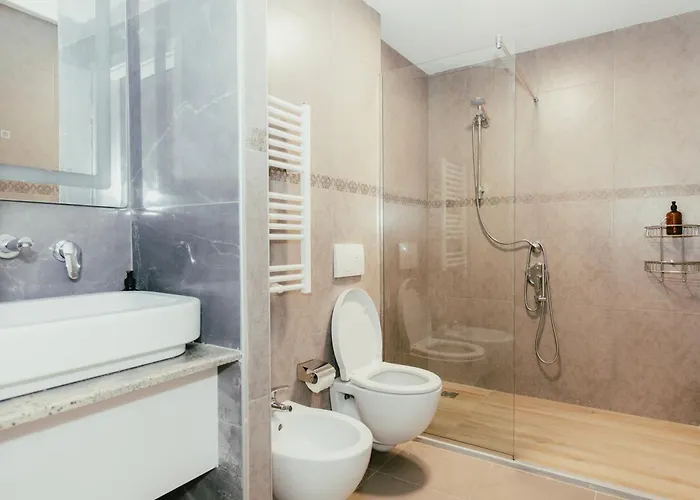 Luxury With Bath - The Nest Appartamento Tirana